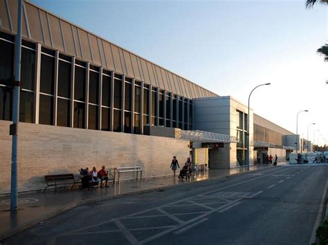 Vuelos Sevilla Aeropuerto de Tenerife Sur (TFS)